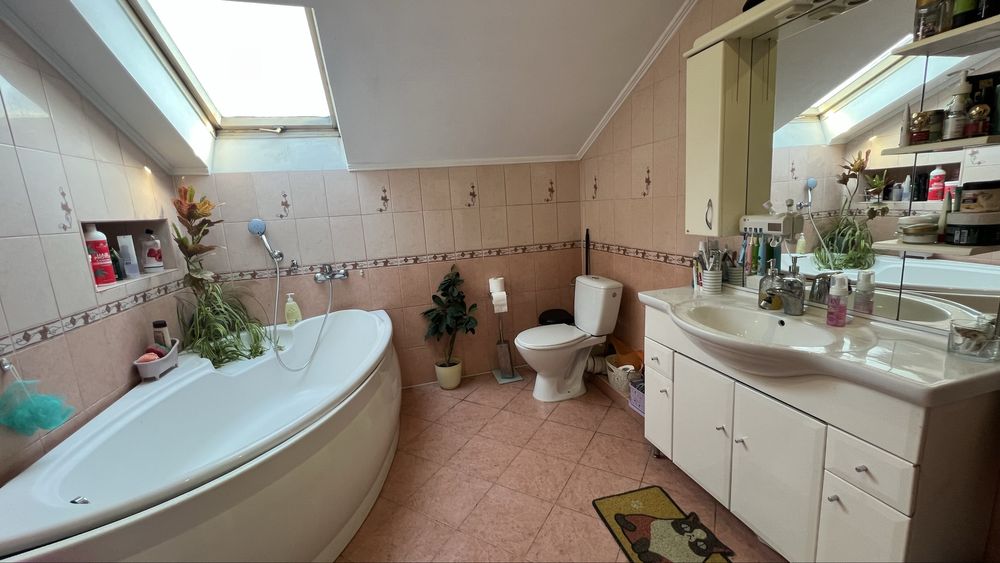 Продається будинок у центрі міста Стрий