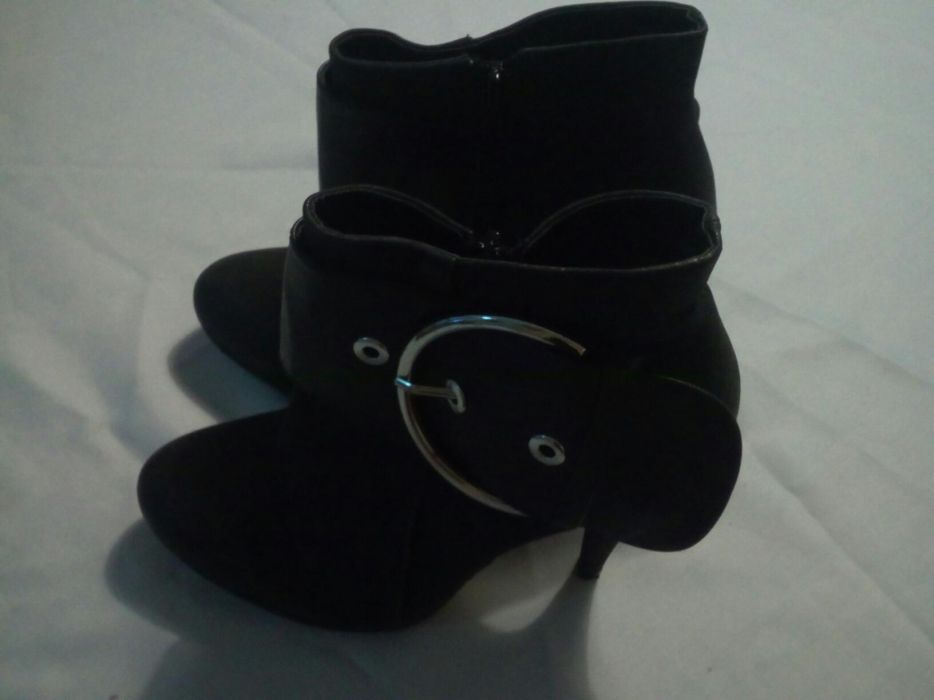 Botins Pretos Foreva/ Botins Pretos