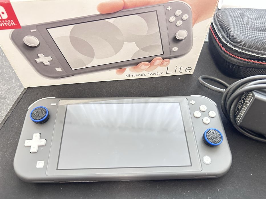 Nintendo switch lite w stanie bardzo dobrym