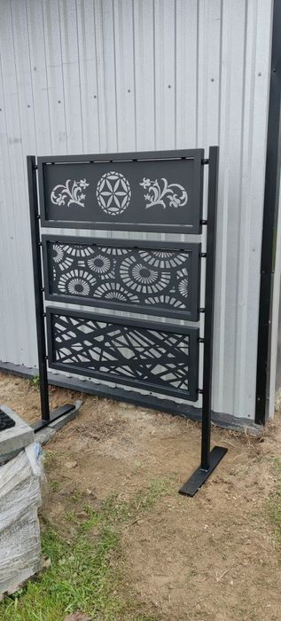 Przęsła ogrodzeniowe wycinane z blachy