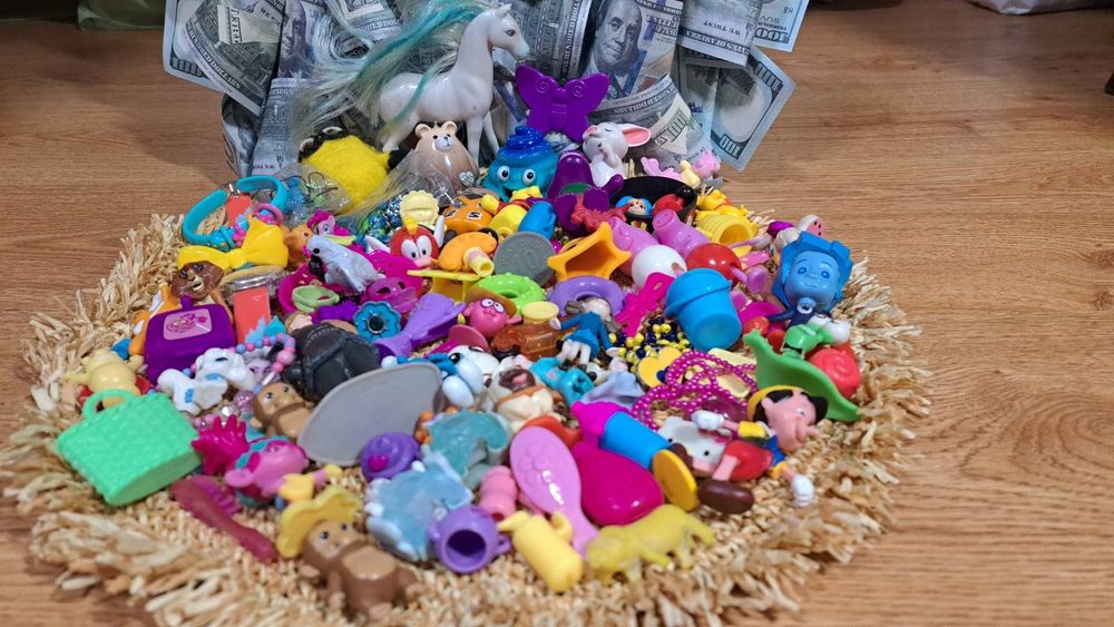 Іграшки з кіндерів