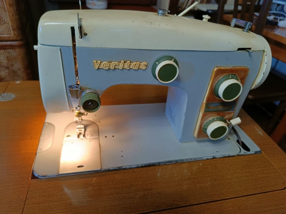 Швейна машинка Veritas 8018/2