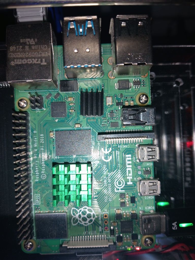 Raspberry pi 4 48CPU 92G pamięci