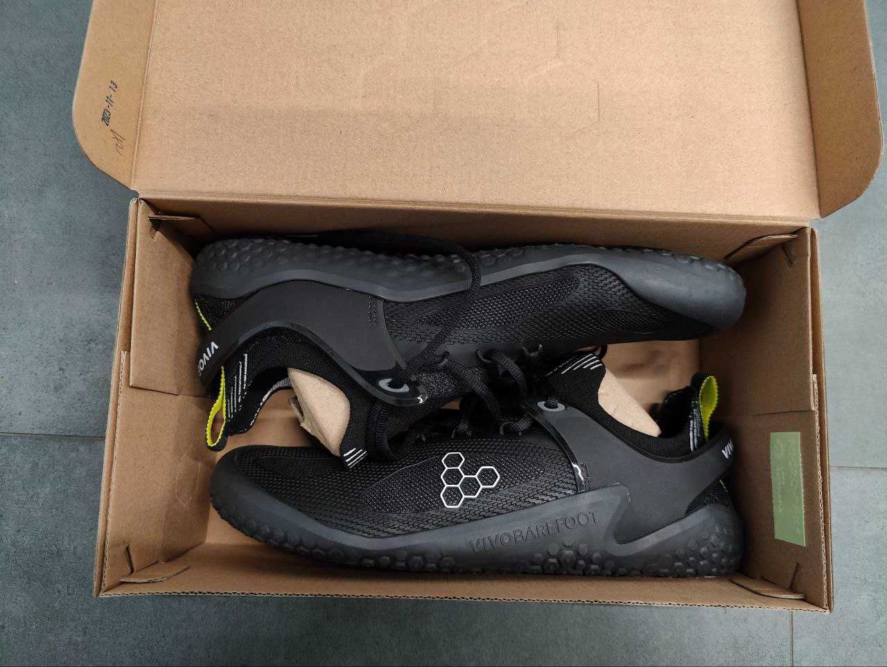 Vivobarefoot Motus STRENGTH [42 EU]