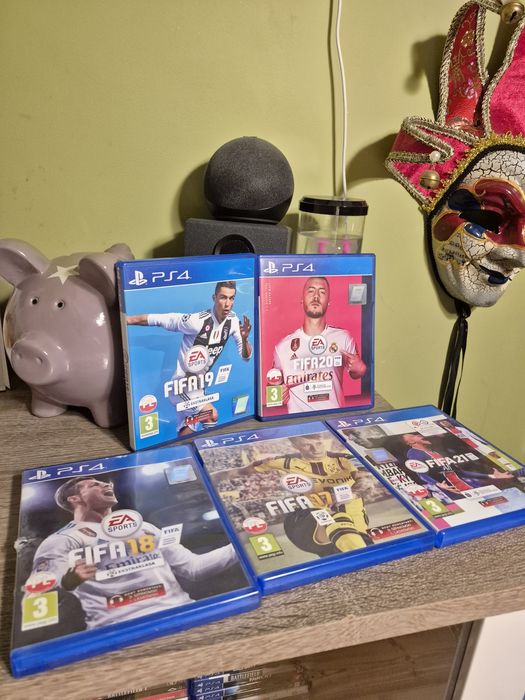 Zestaw 5 gier Fifa 21.20.19.18.17 na PlayStation 4 Ps5