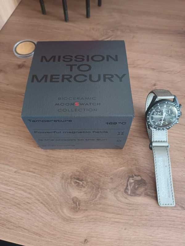 Moonswatch Mercury Omega x Swatch SO33A100