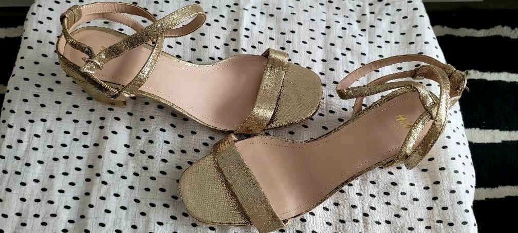 NOWE  złote buty z odkrytymi palcami na obcasie h&m rozmiar 39