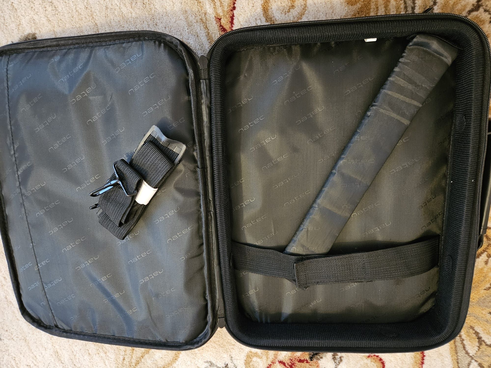 Nowa torba na laptopa Natec z regulowanym paskiem