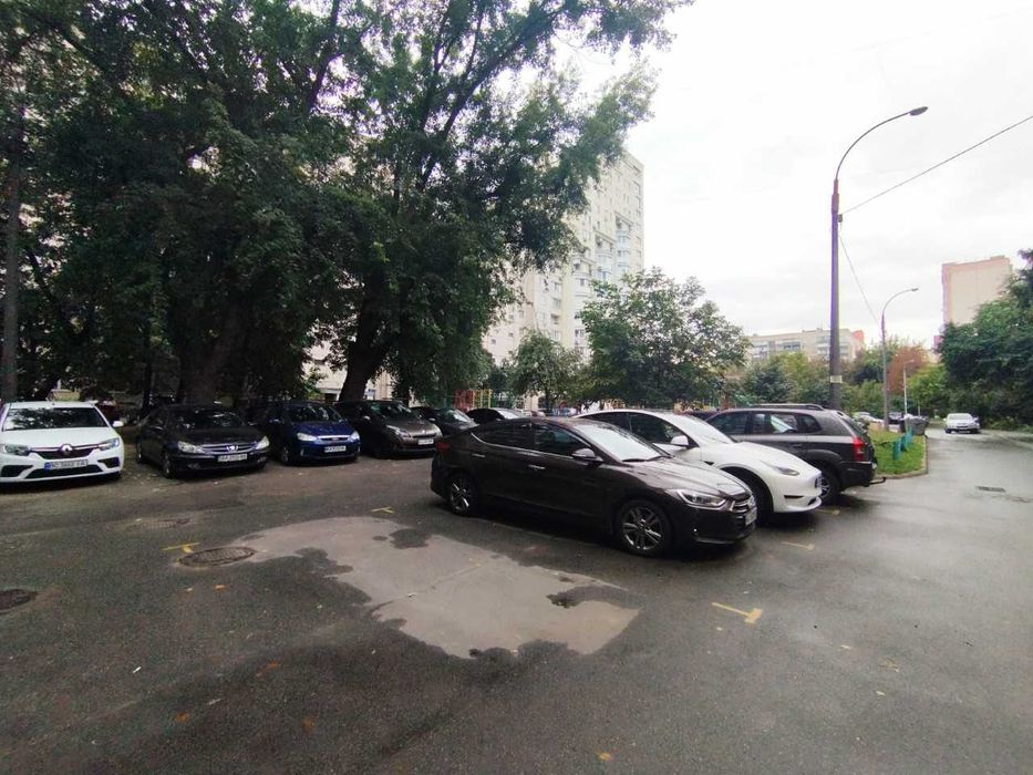 Продаж 3-кім   Автозаводська 39  Бережанська  Оболонський район