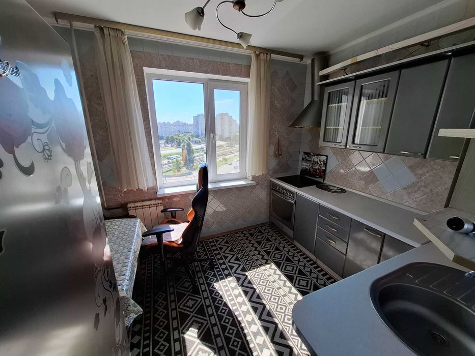 Продаж квартири на Троещині , вул. Ликівська , навпроти Епіцентра