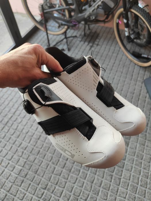 Sapatos Sidi Prima - NOVO - 43