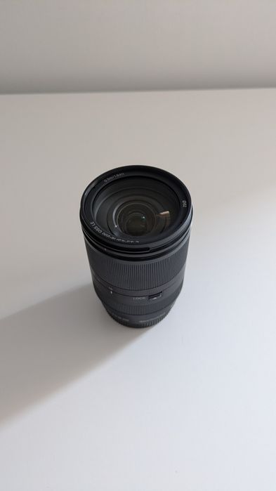 Sony E 18-200mm f3.5-6.3 OSS