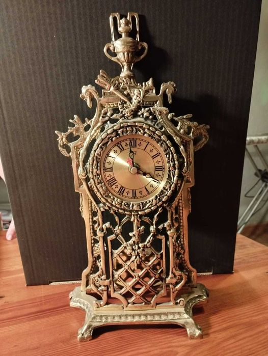 Stylowy zegar kominkowy - mosiądz