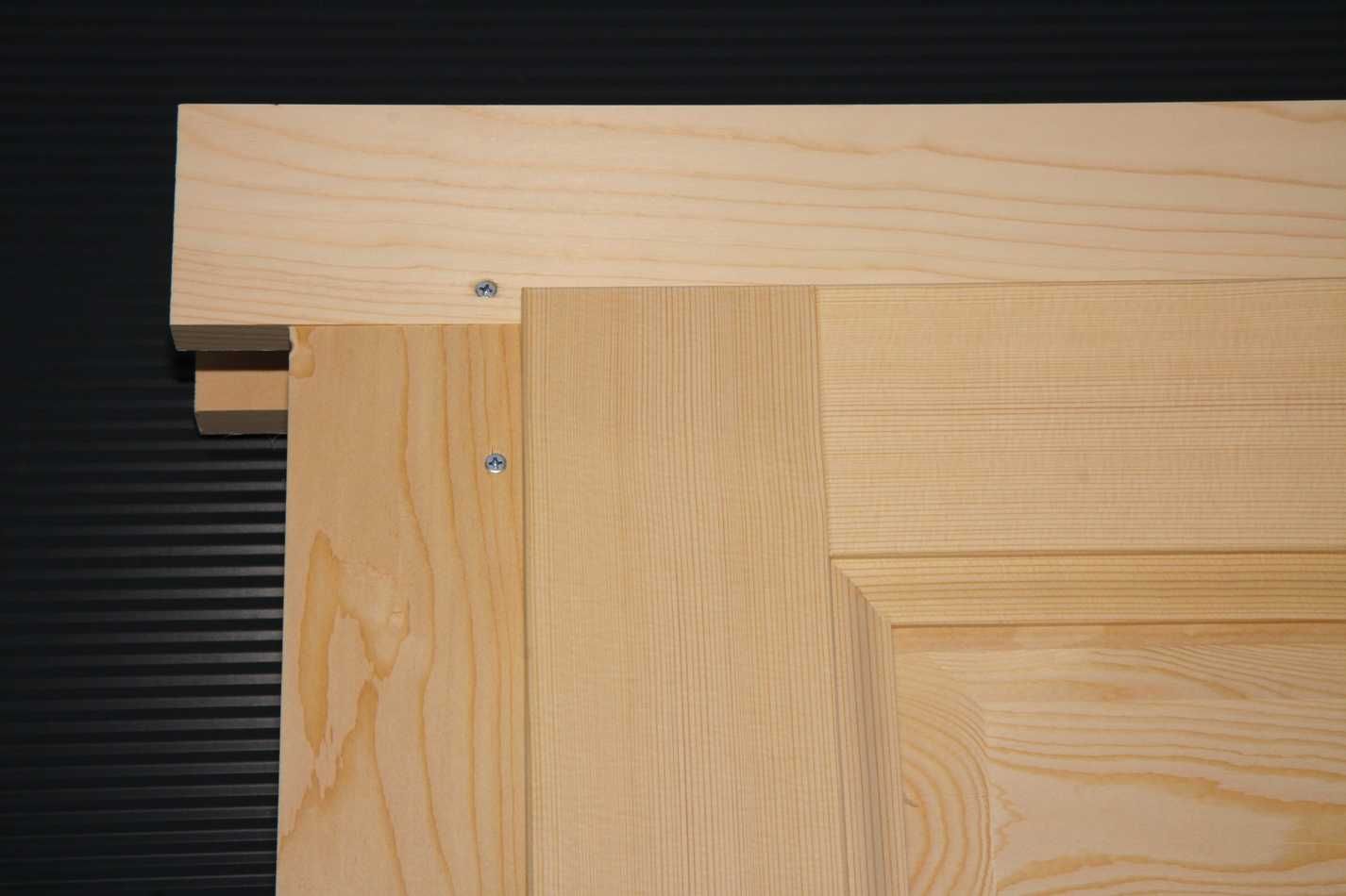 Drzwi drewniane do domu letniskowego