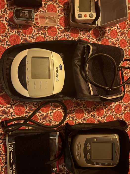 Aparelhos medidores praticamente novos.