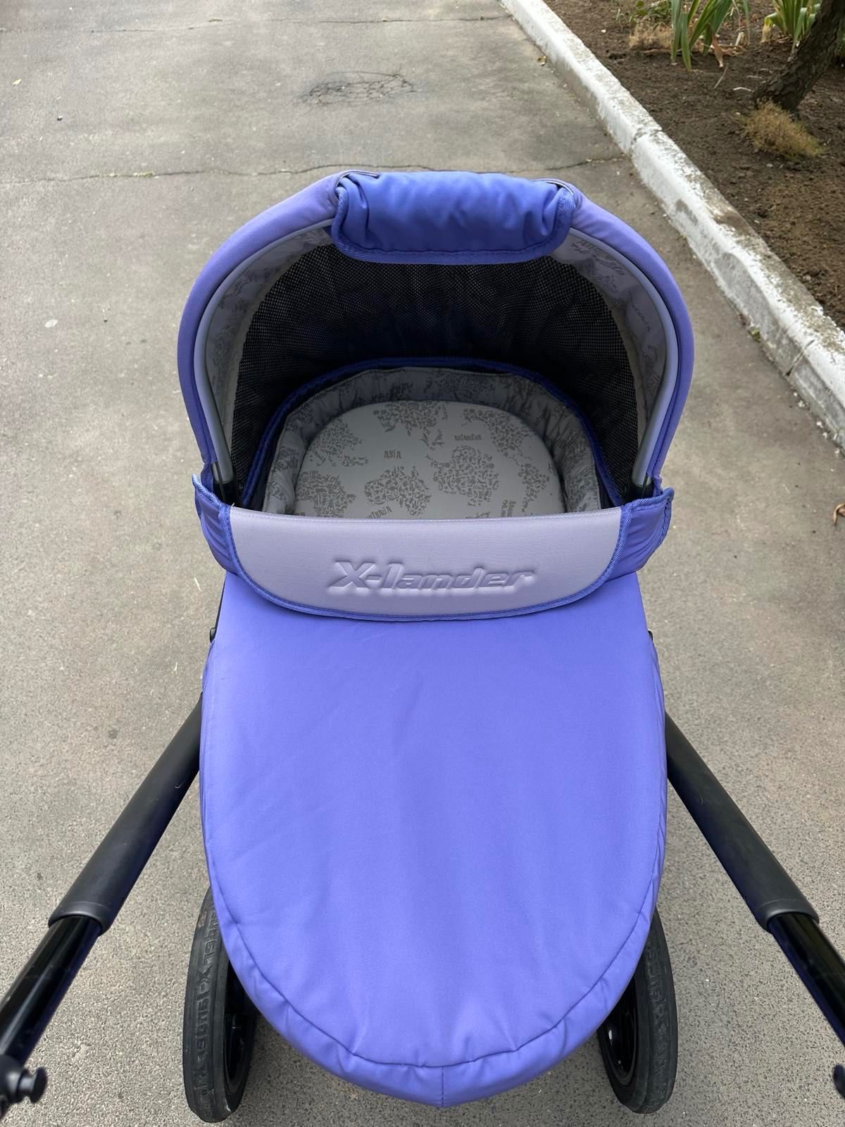 Срочно!Продаю дитячу коляску Xlander. Приємний бонус манеж в подарунок