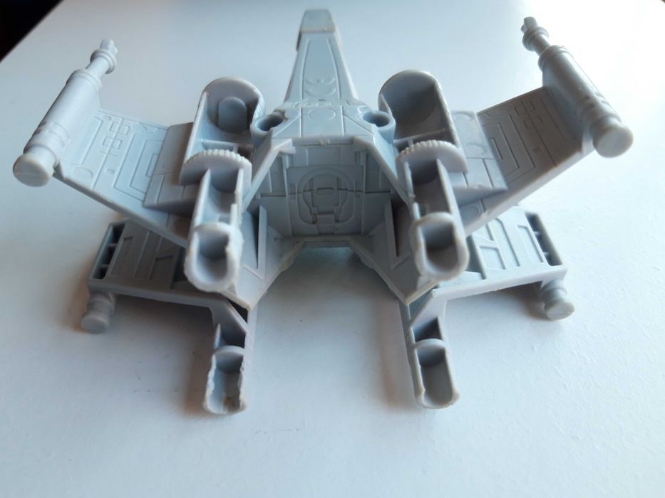 Nave espacial X-WING da Star Wars