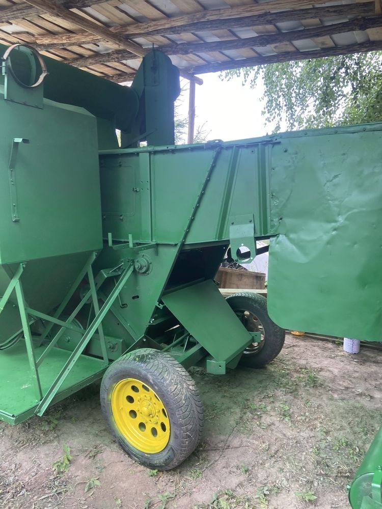 Продам зерновий комбаїн  джон дір