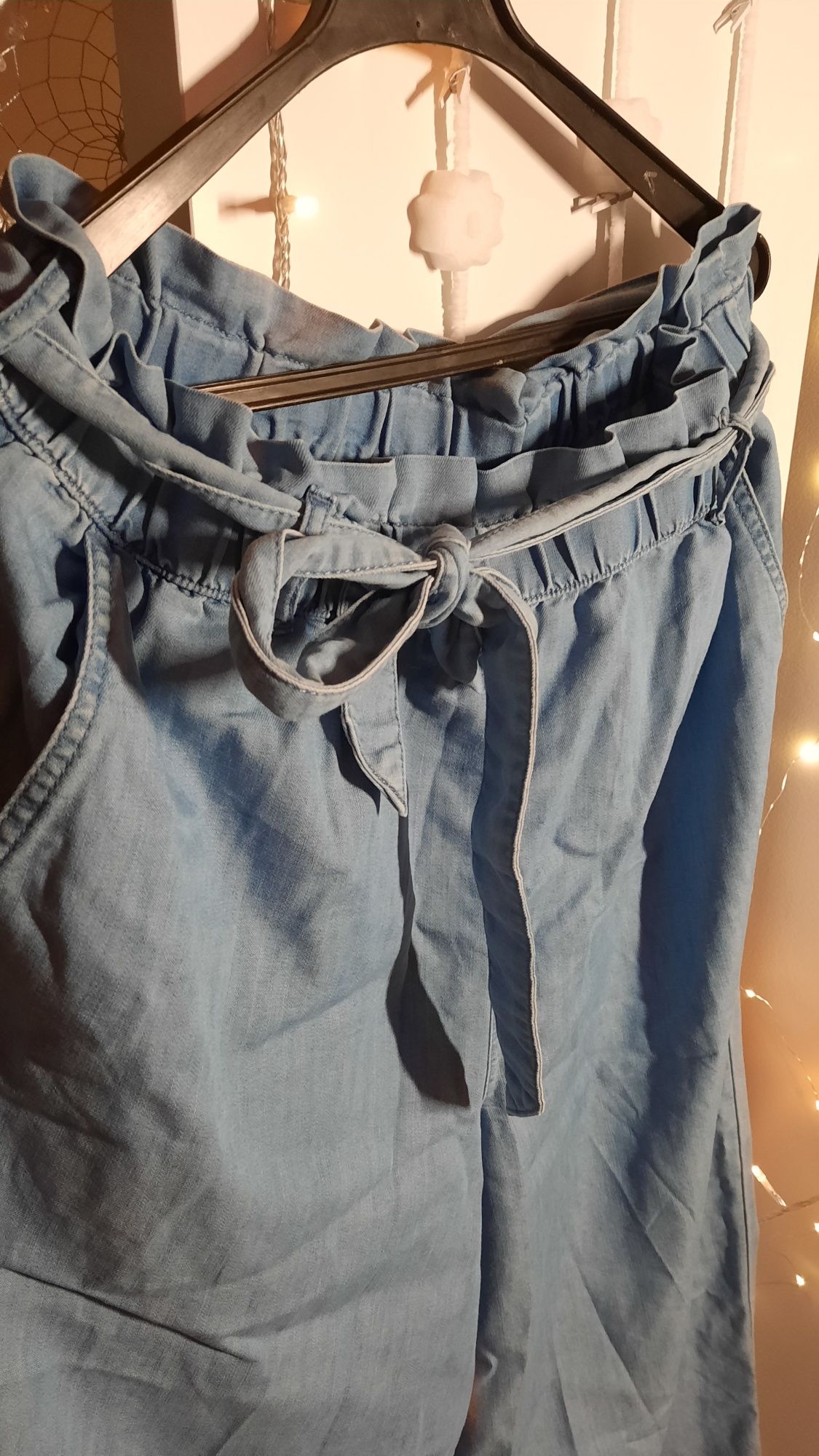 Szerokie niebieskie spodnie z jeansu