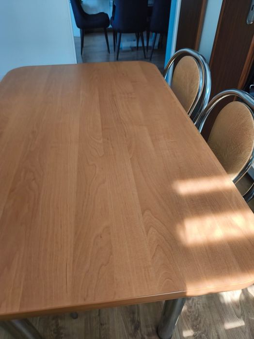Sprzedam stół i 4. Krzesła od razu do odbioru  z ktego Kr
