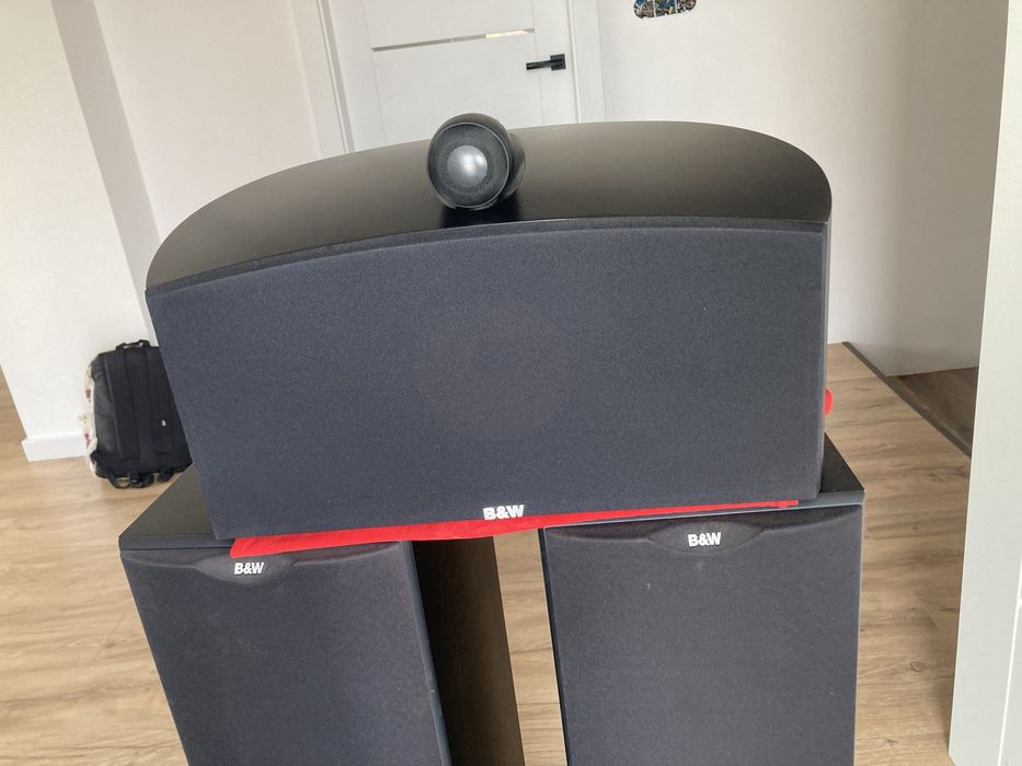 B&W nautilius center