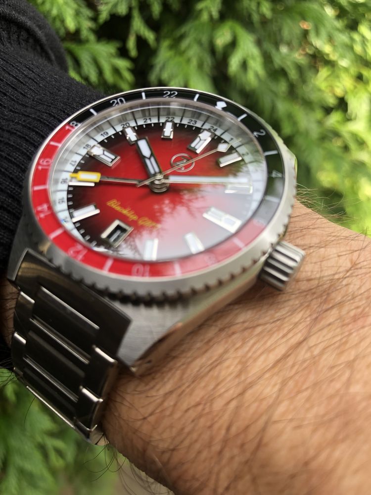 Zelos BlackTip GMT Crimson Red