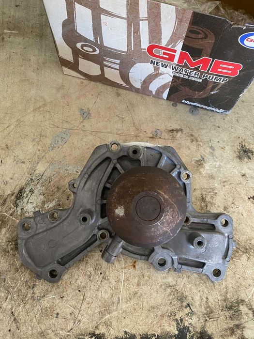 Помпа/насос на Mitsubishi Pajero 2 6G74