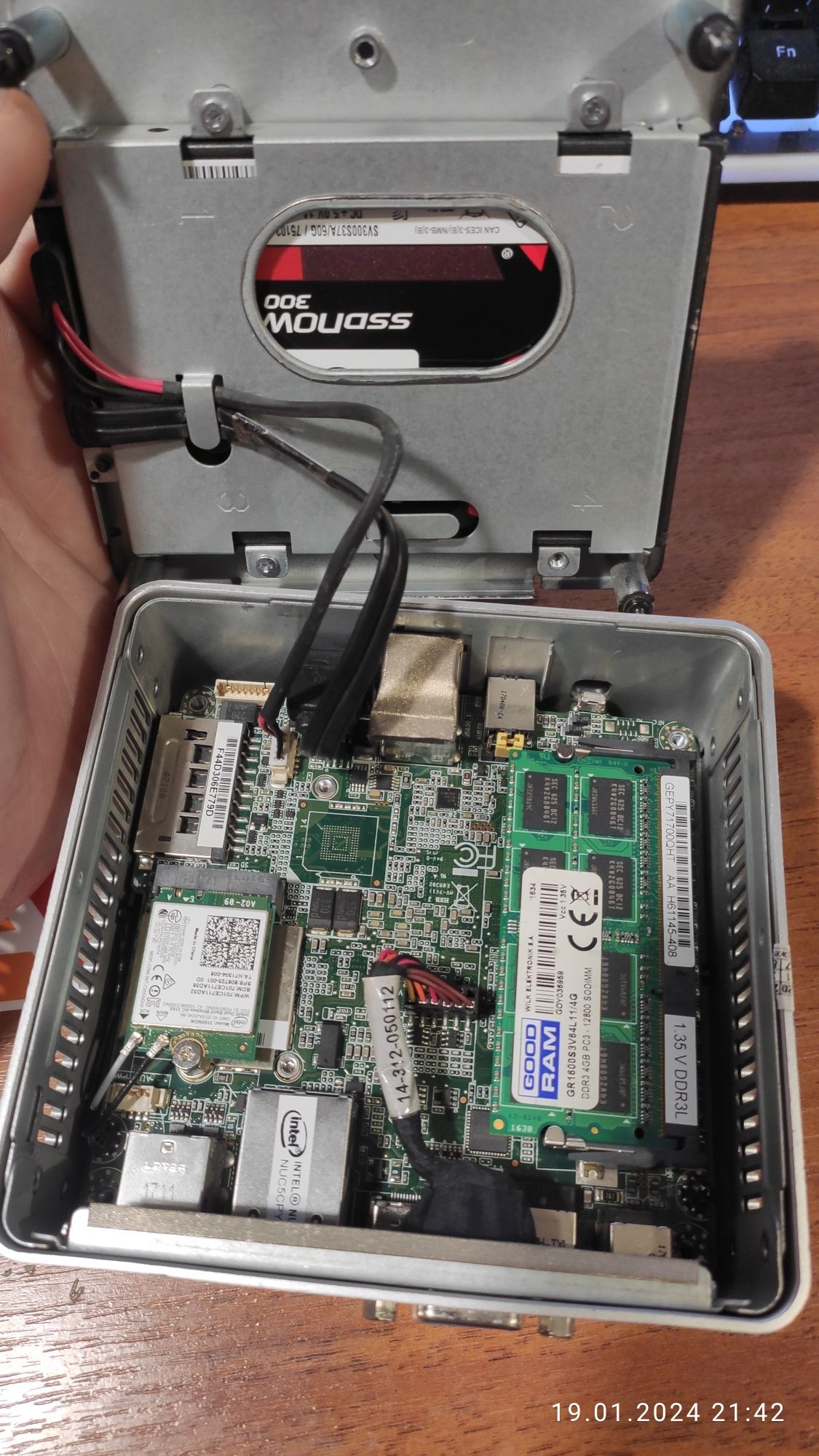 Intel NUC5СPYH Cel3050 ddr3 sata3 wifi ac bt ethG HomeAssistant 12-19v