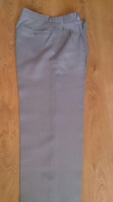 Spodnie materiałowe bardzo eleganckie