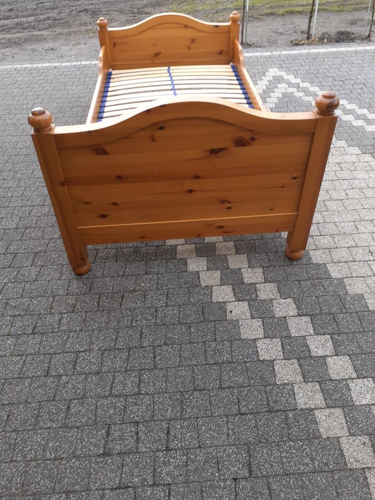 Łóżka sosnowe masywne lite drewno 100 / 200 cm