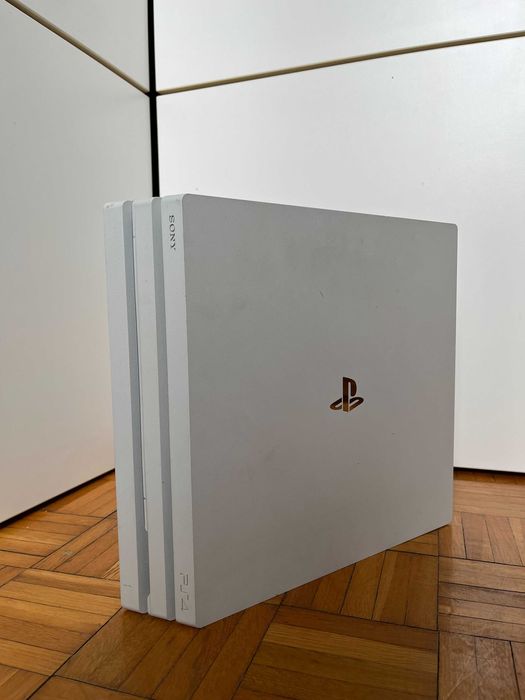 ZESTAW PlayStation 4 PRO 1 TB