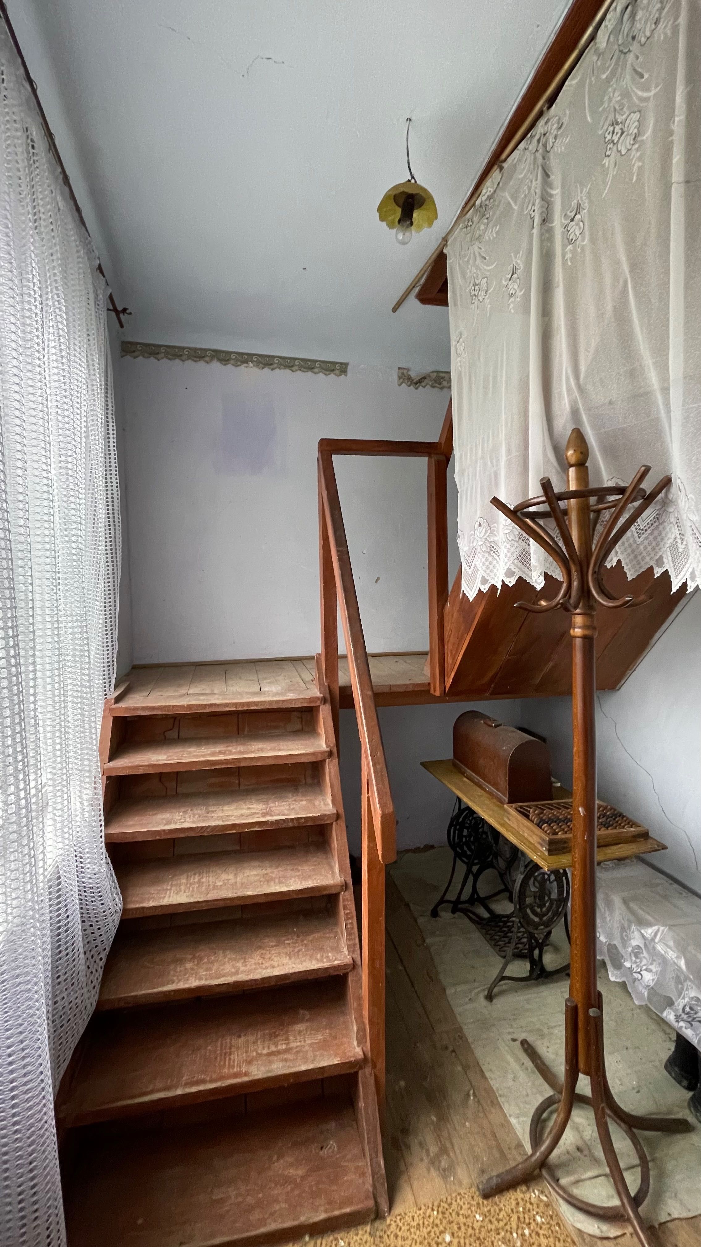Продам будинок с. Підмихайля (біля Калуша), 15 соток, літня кухня.