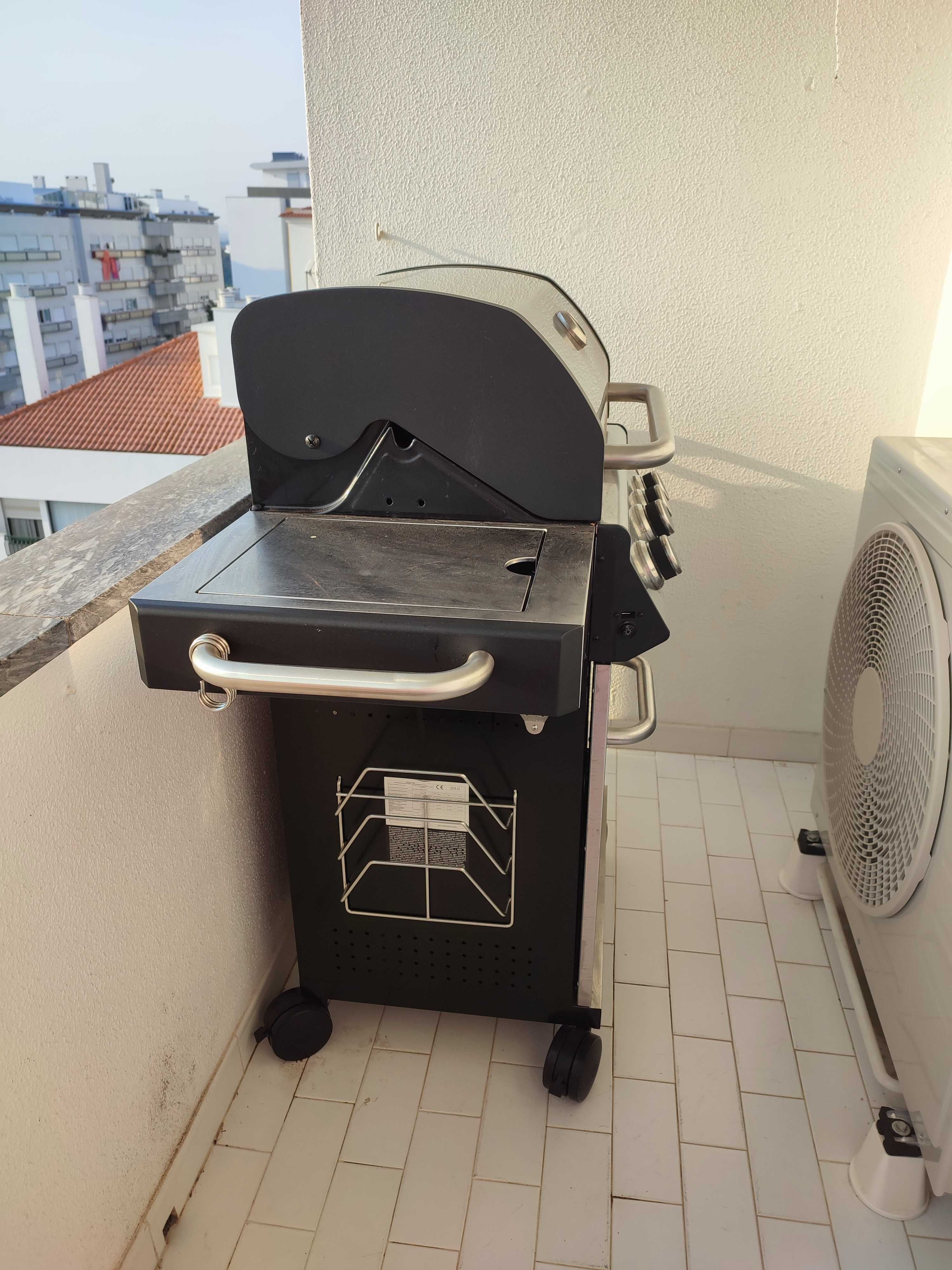 Barbecue a gás NATERIAL HUDSON 3B (3 queimadores + 1 bico)