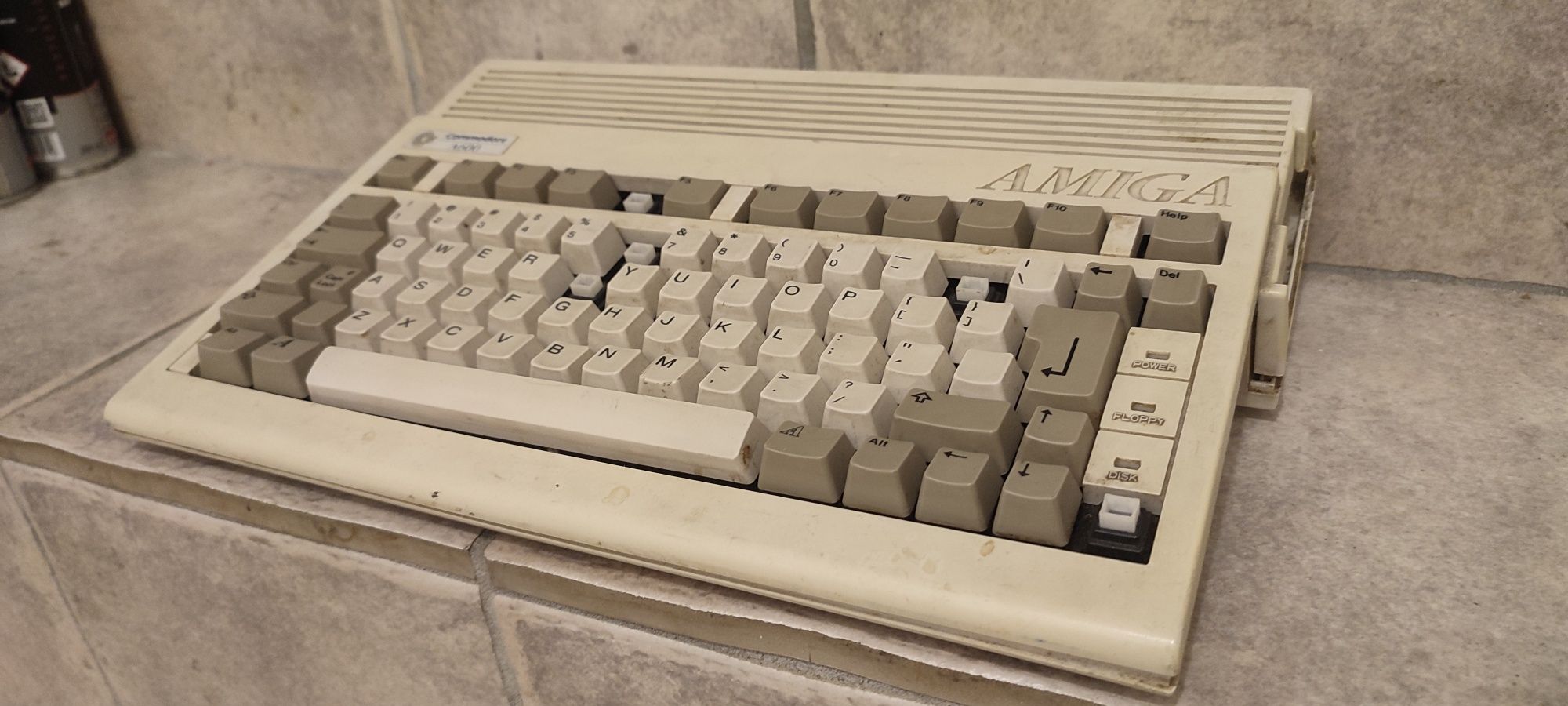 Amiga 600 zamienię na stare kapselki