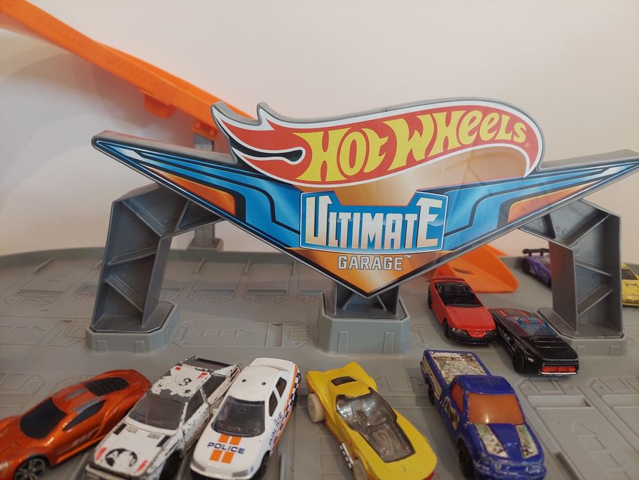 Pista Hotwheels Ultimate Garage Tubarão em perfeito estado