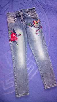 Красивейшие джинсы с вышивкой