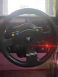 Volante Thrustmaster