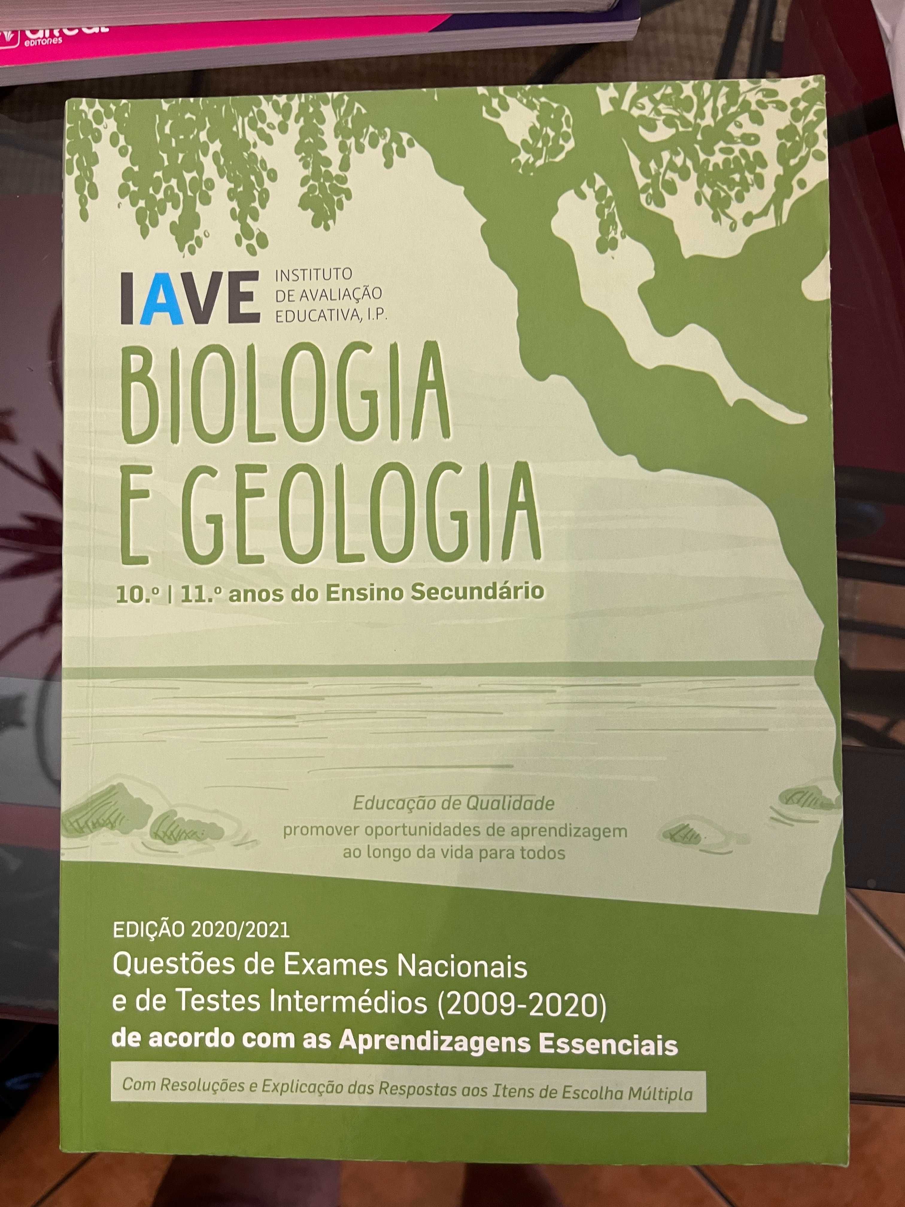 Manuais de Preparação de Exames -  IAVE 12º ANO