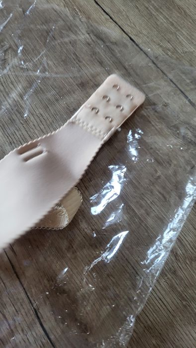 Бюст, розмір 90С