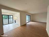 T3 novo com 3 varandas e 2 lugares de garagem