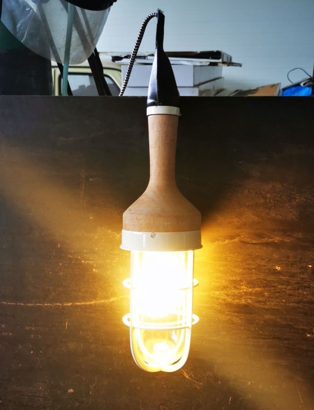 Stara ręczna lampa