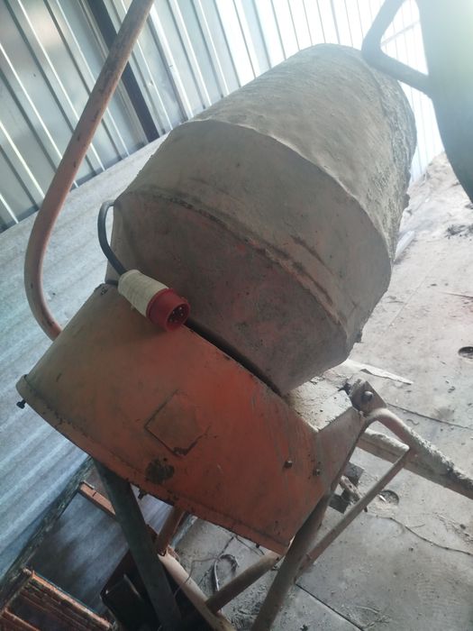 Betoniarka sprawna srednia