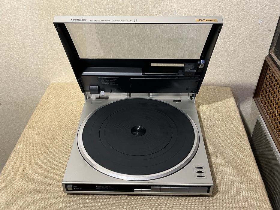 Автоматический HI-FI проигрыватель винила TECHNICS SL-J1 (ПОИСК ПЕСЕН)
