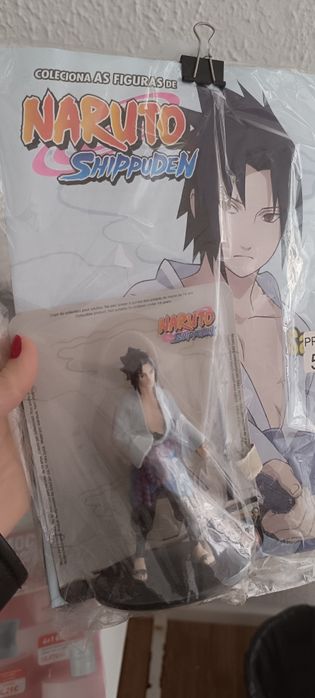 Revista + Boneco Naruto