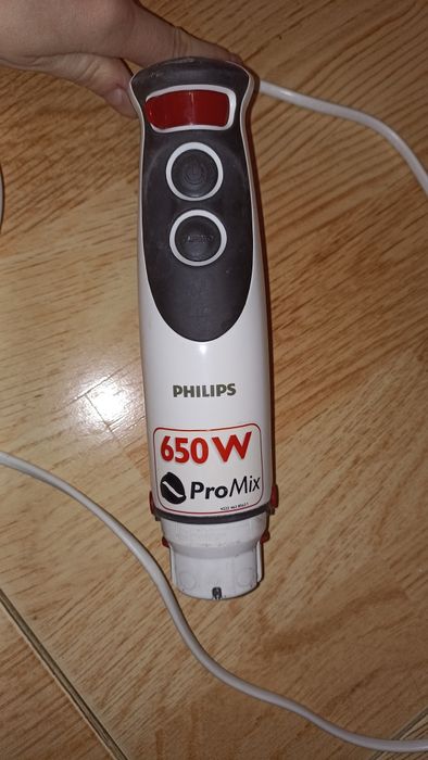 Погружний блендер Philips Pro Mix без насадок 650 W працюючий