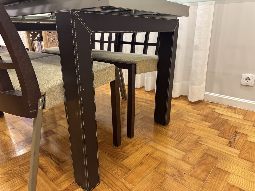 Mesa de vidro extensivel + 4 cadeiras
