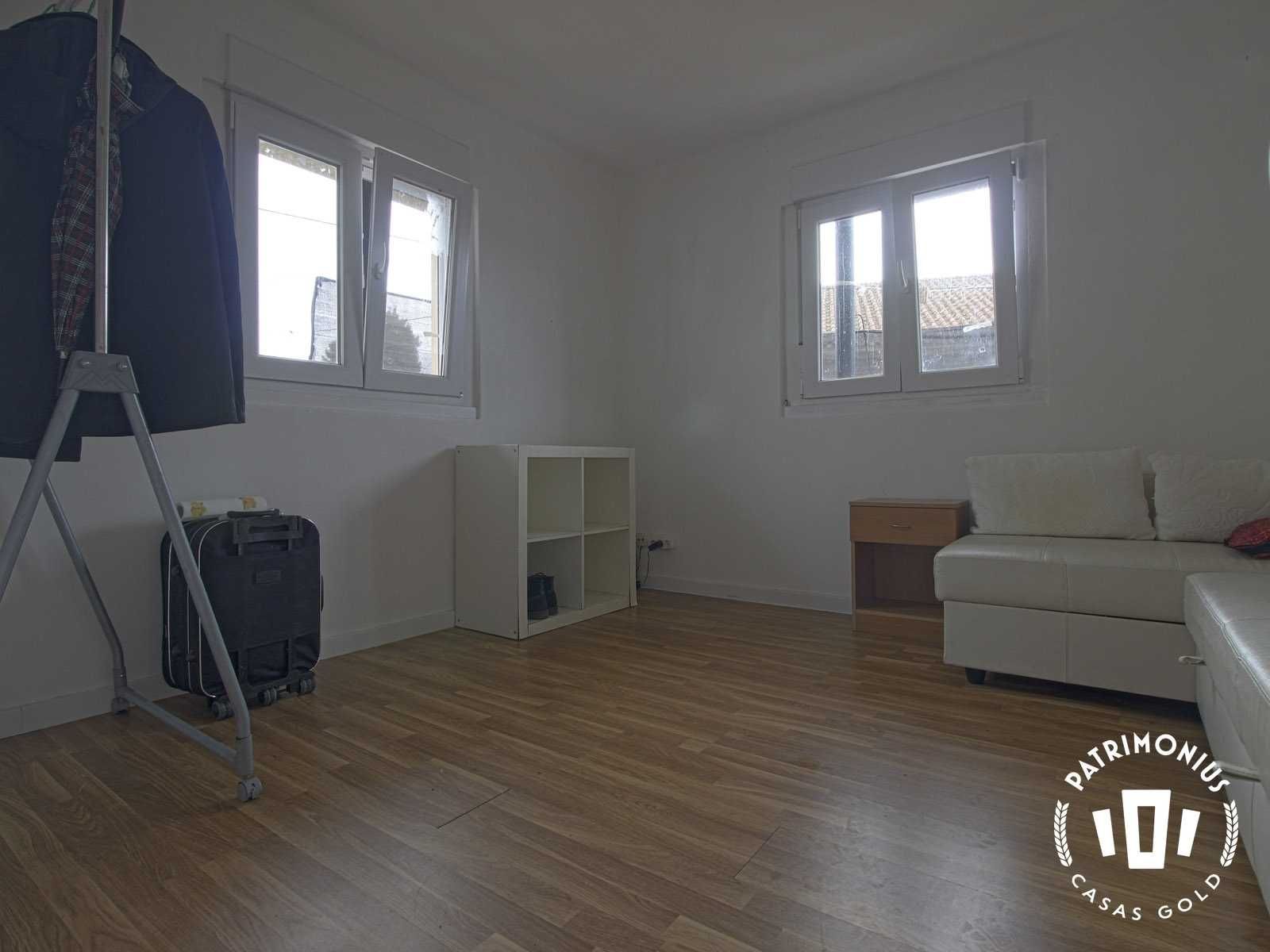 Apartamento T2 para venda, primeiro andar, Carvalhal Benfeito