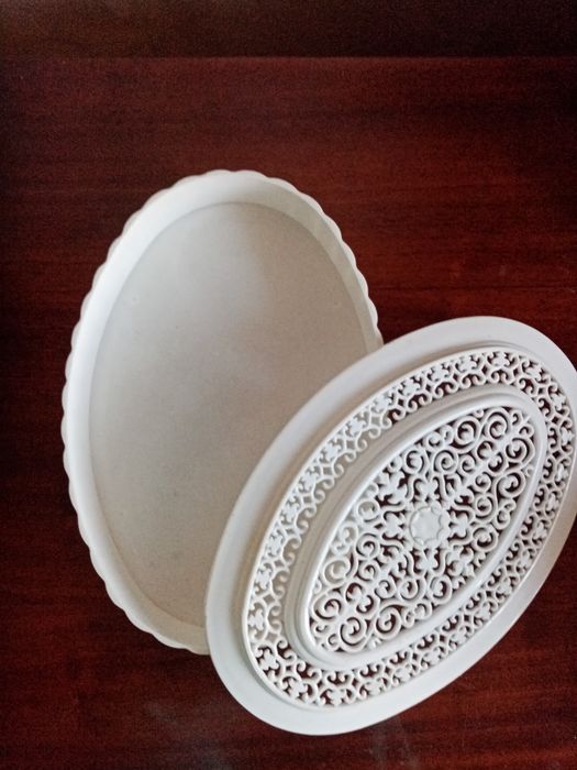 Шкатулка овальна