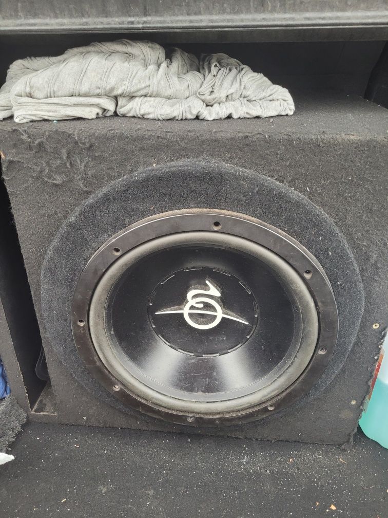 Subwoofer skrzynia basowa z wzmacniaczem jbl