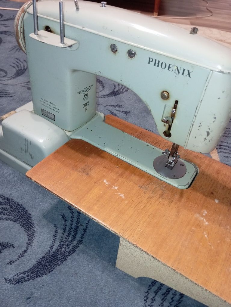 Німецька швейна машина PHOENIX